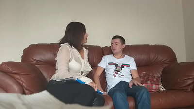 Ամաչկոտ աշակերտը ծակել է անհագ ուսուցչուհուն (Միլֆ Ալինա Թումանովա)